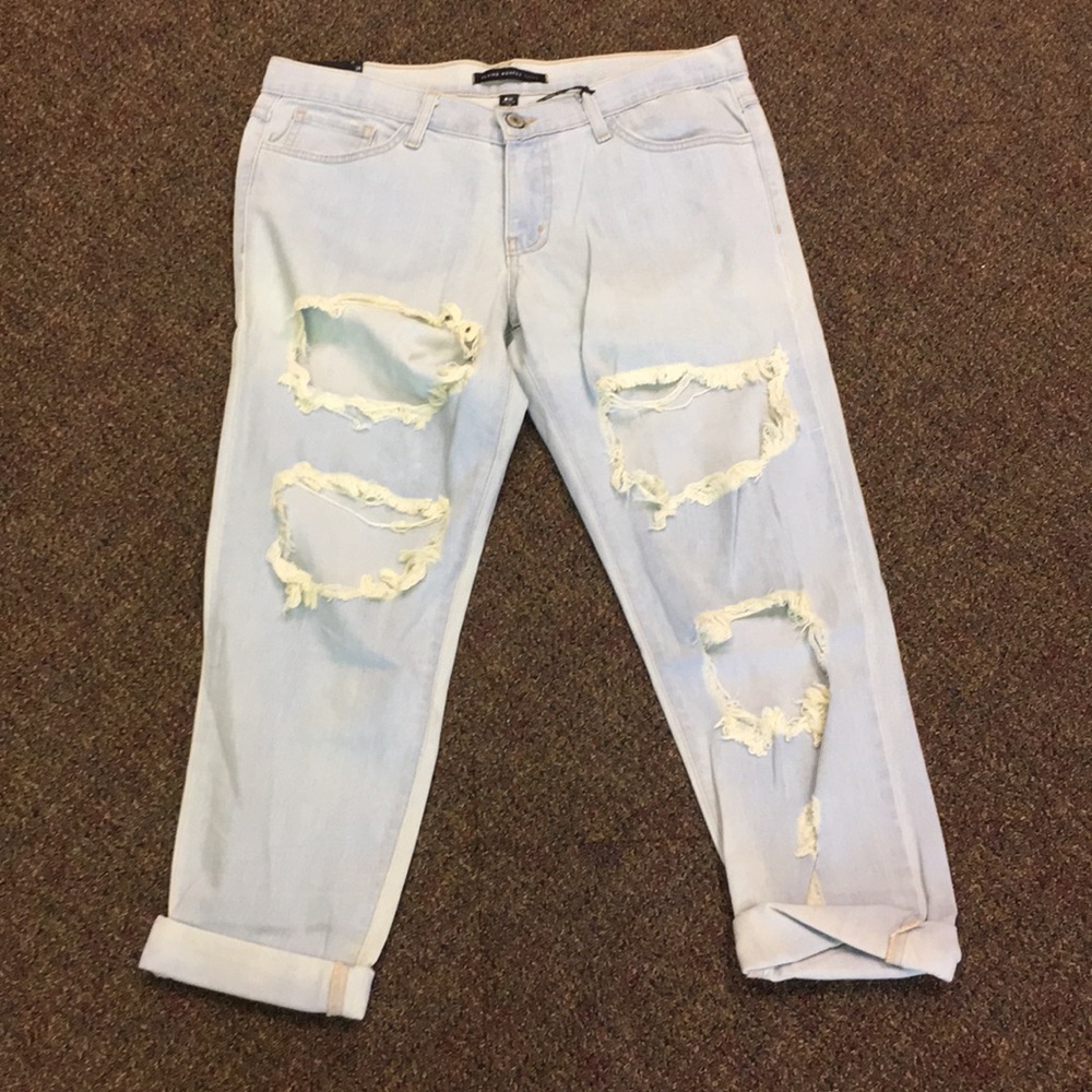 NWT Flying Monkey light wash destroyed jeans